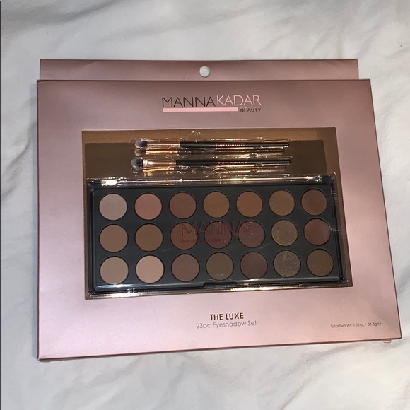 23 piece Eyeshadow Set - Picture 2 of 4